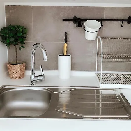 Anjos 62 - Spacious Apartment With Garden